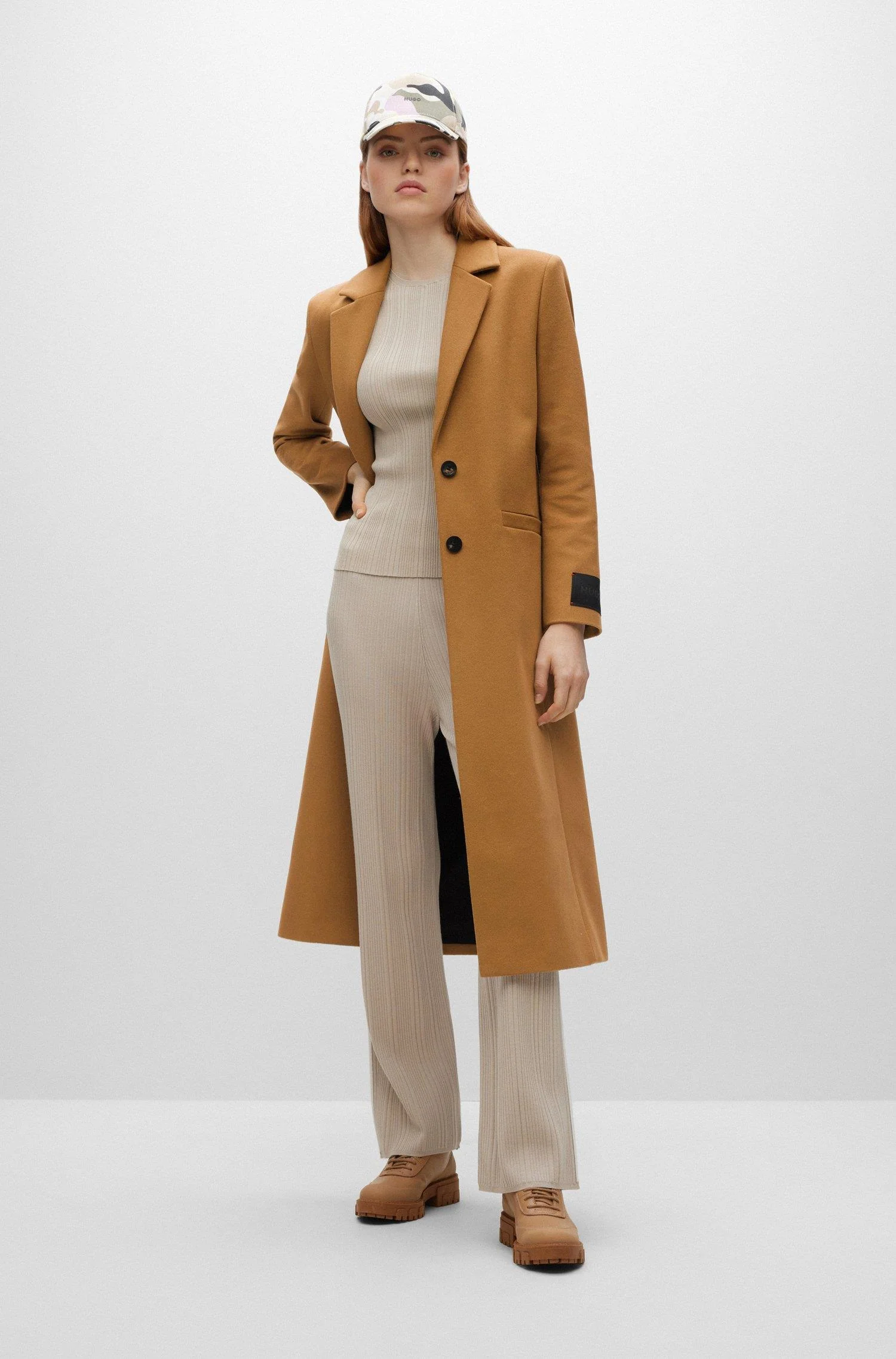 Beige Mojeni coat - Image 2