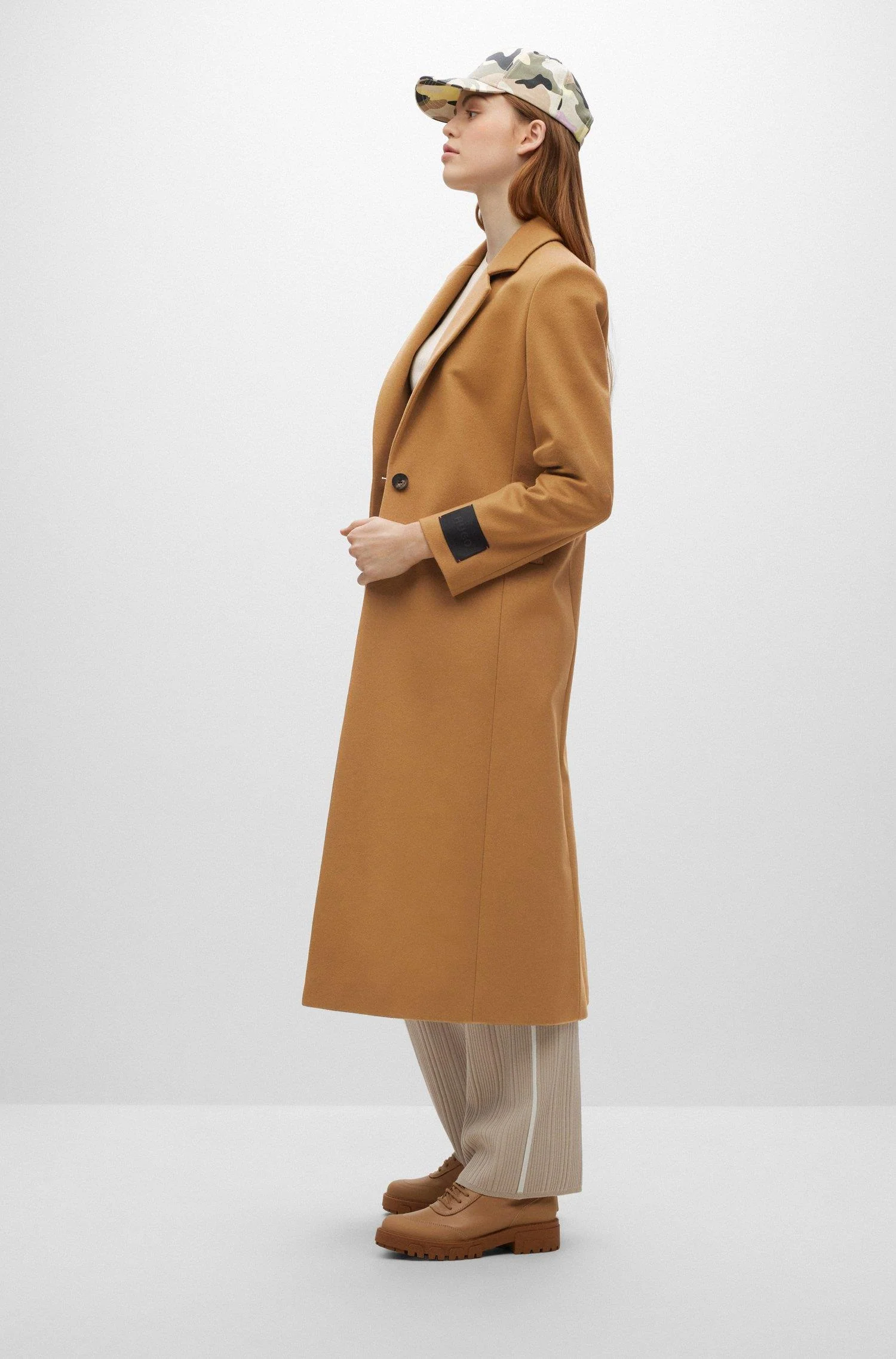 Beige Mojeni coat - Image 5