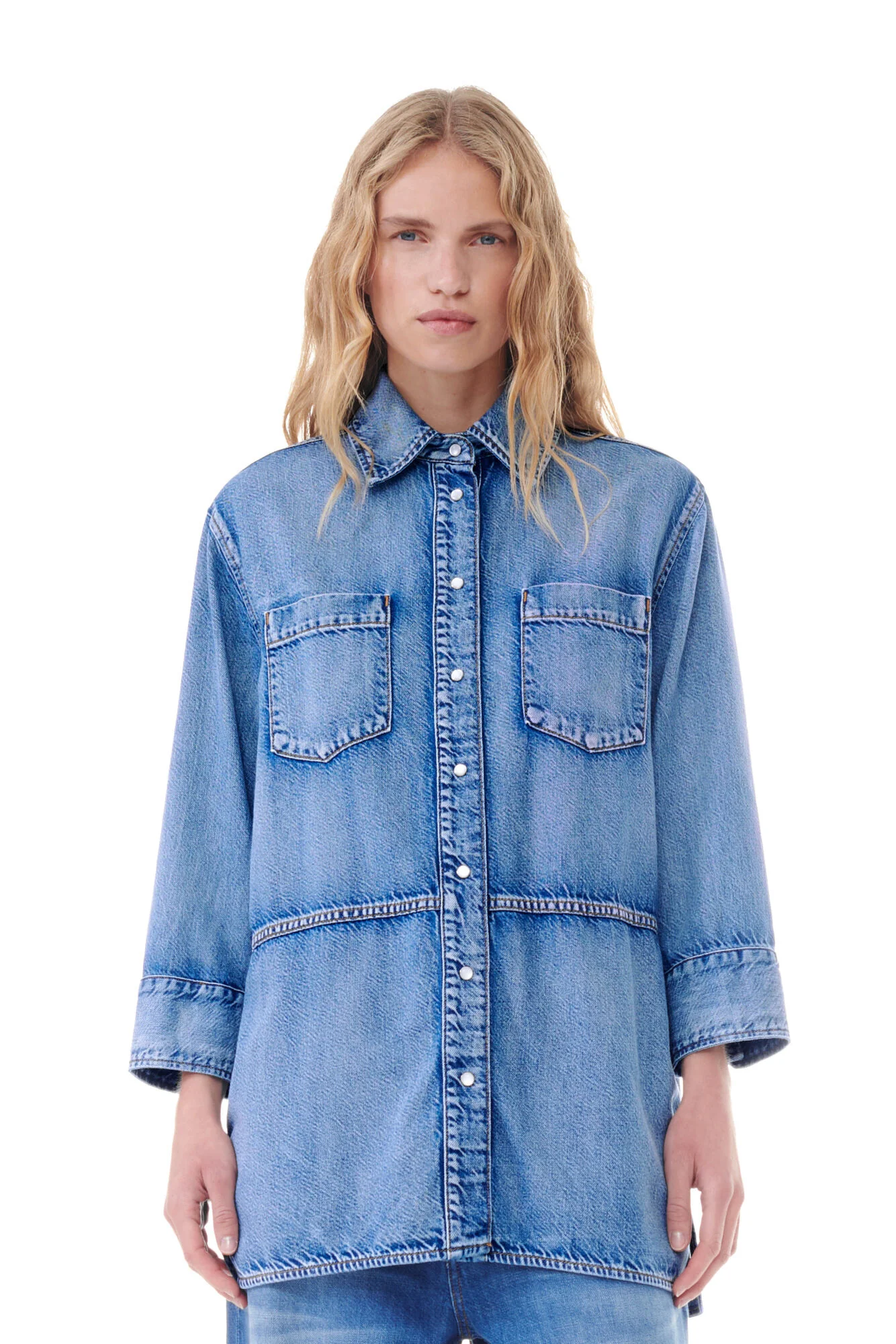 Blå Light Denim Oversized Shirt - Image 2