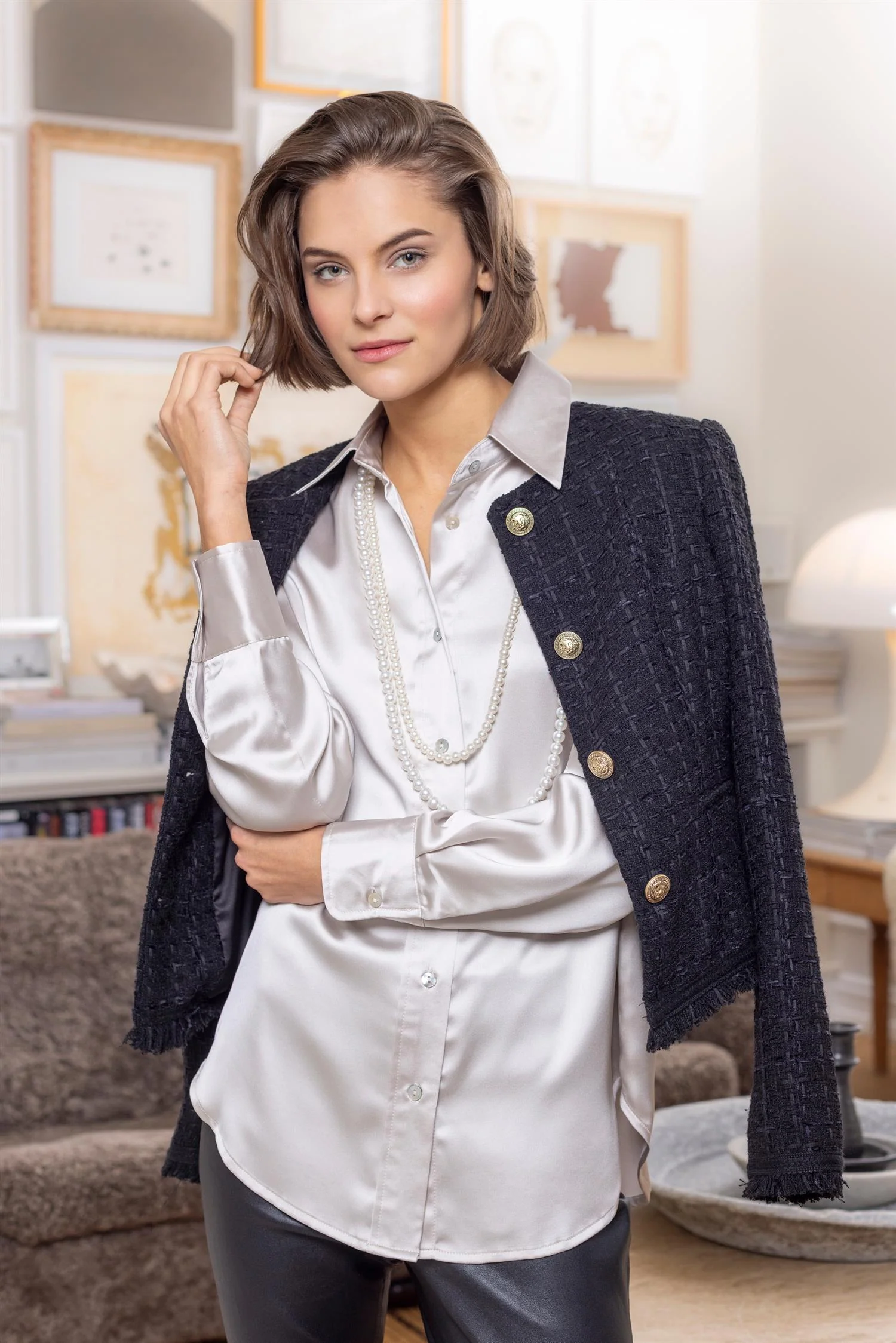 Black Short Fashion Blazer - Image 2