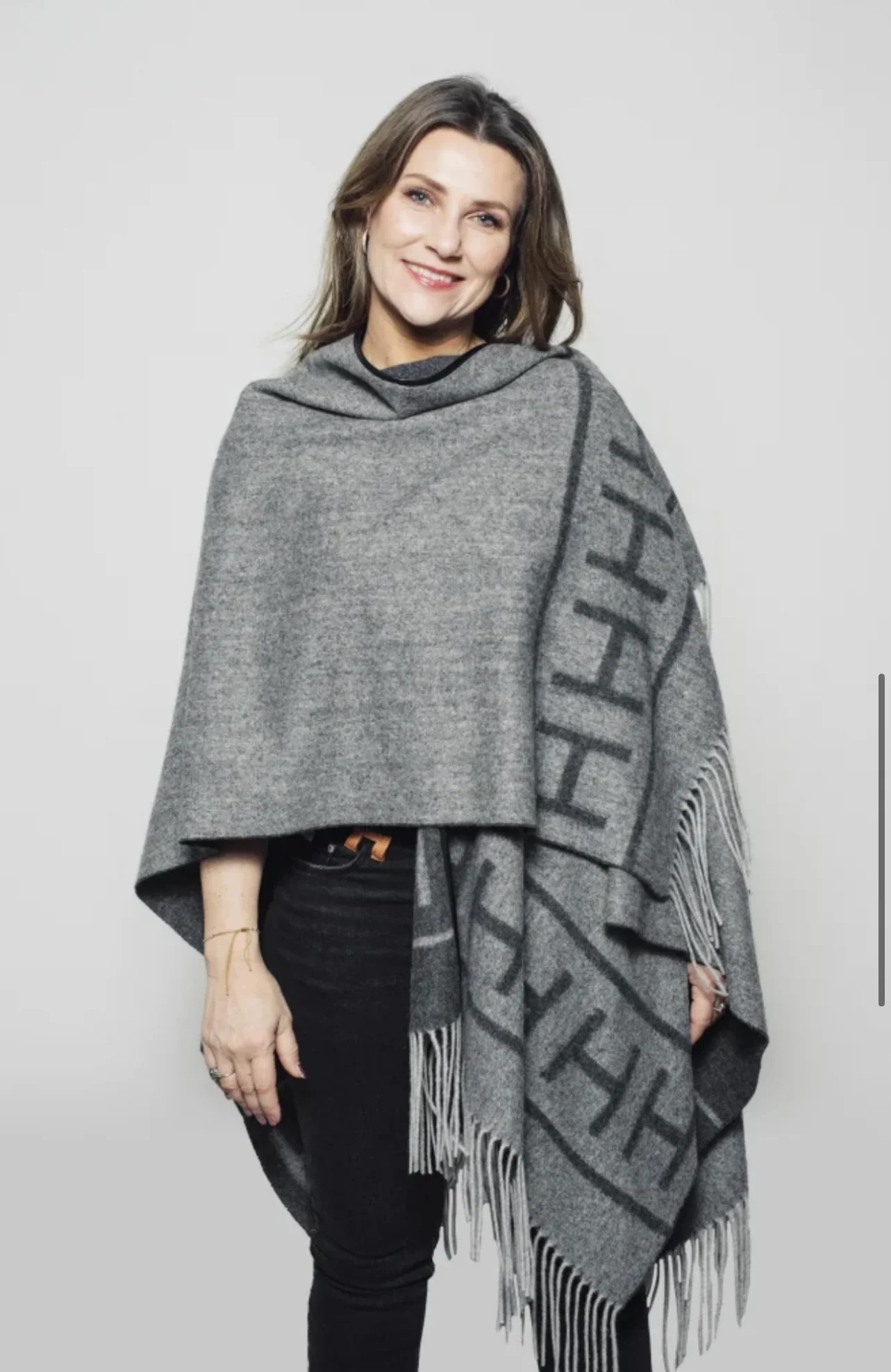 Grå Hest Shawl - Image 3