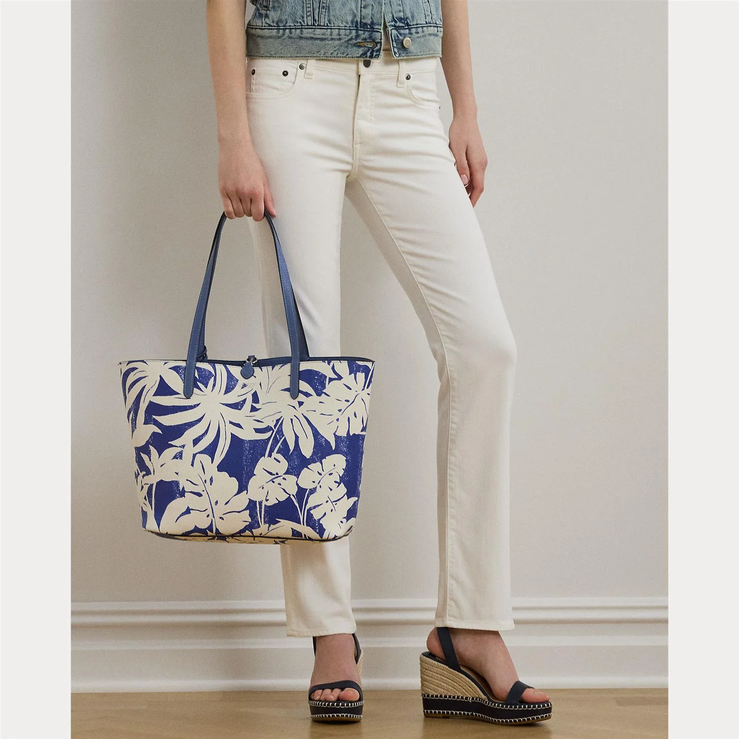 Large Reversible Tote - Image 4