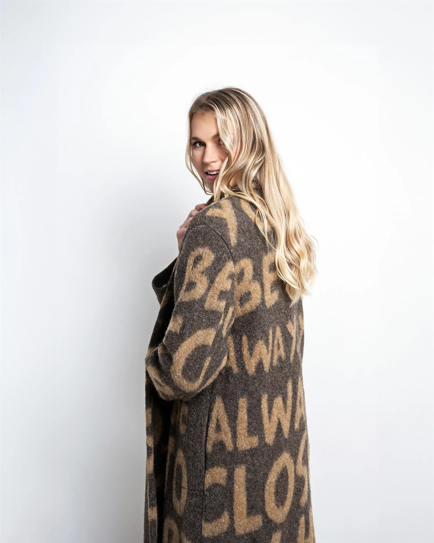 Mousse Sofia Coat - Image 4