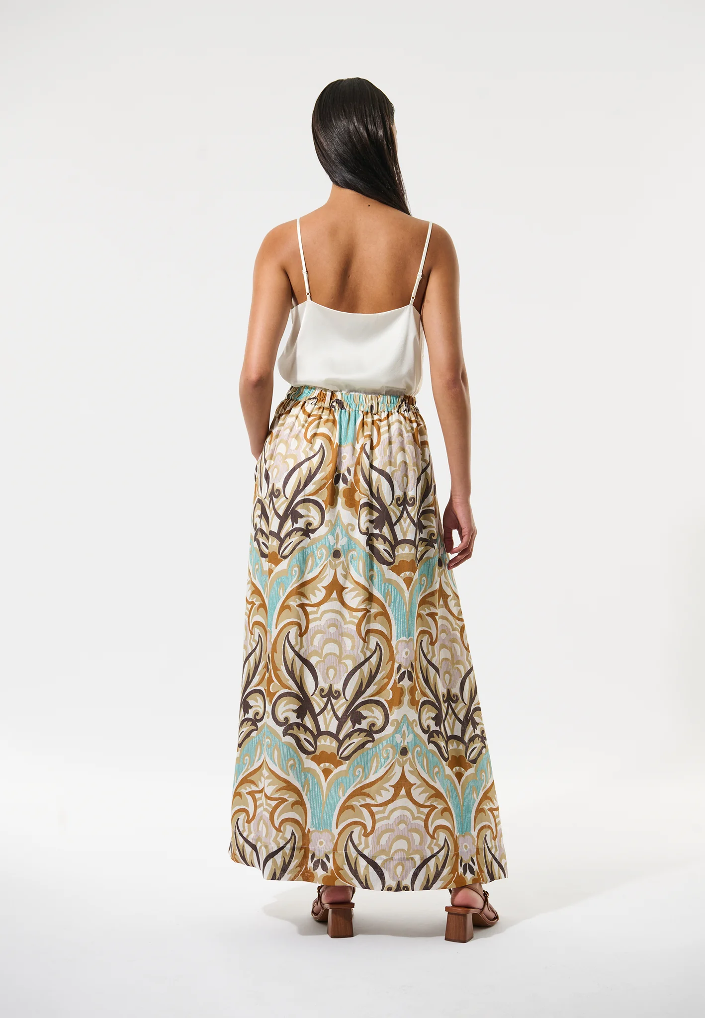 Multifarget LarissaDea Skirt with Belt - Image 3
