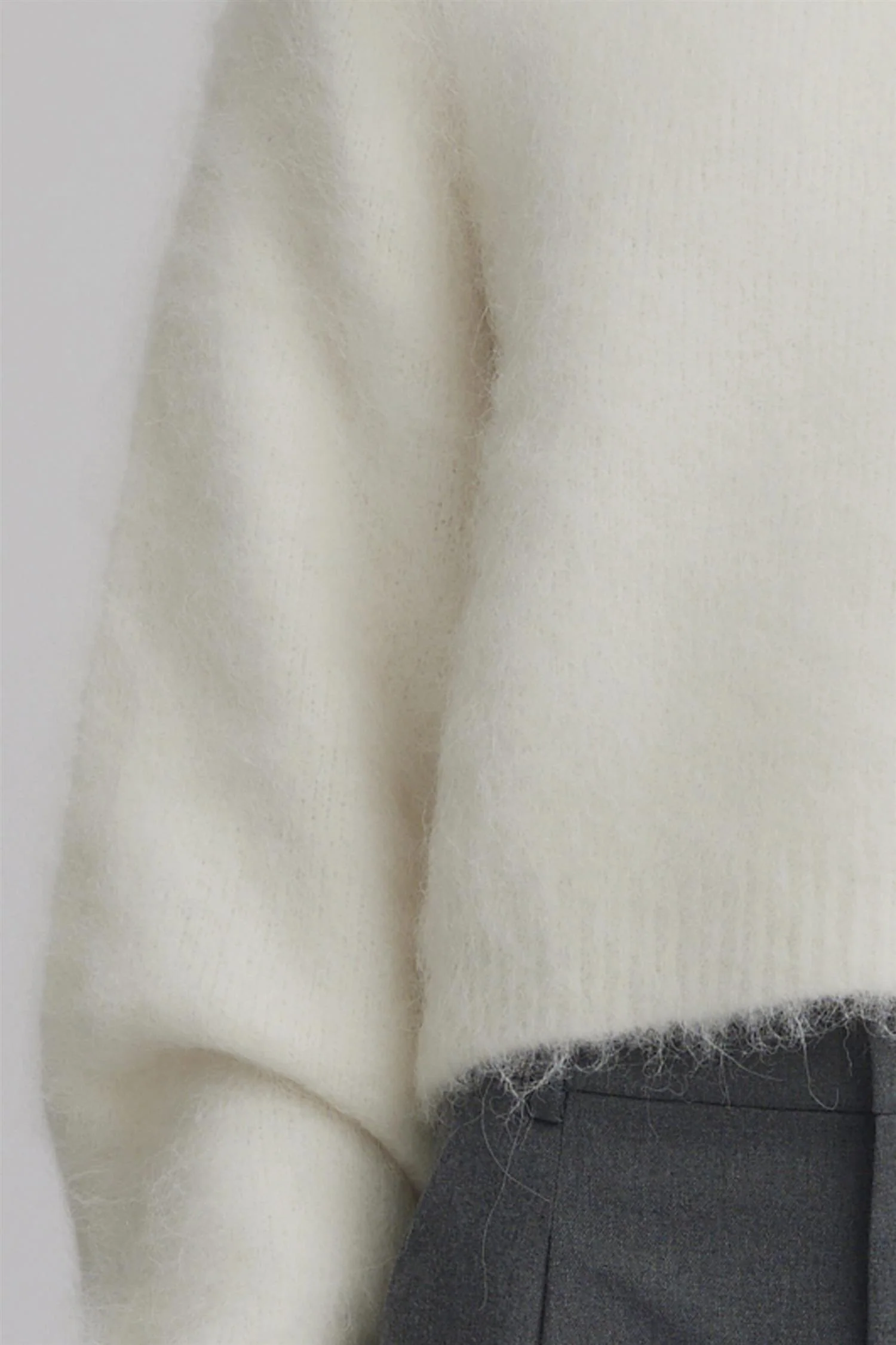 Offwhite SabiGZ short pullover - Image 4