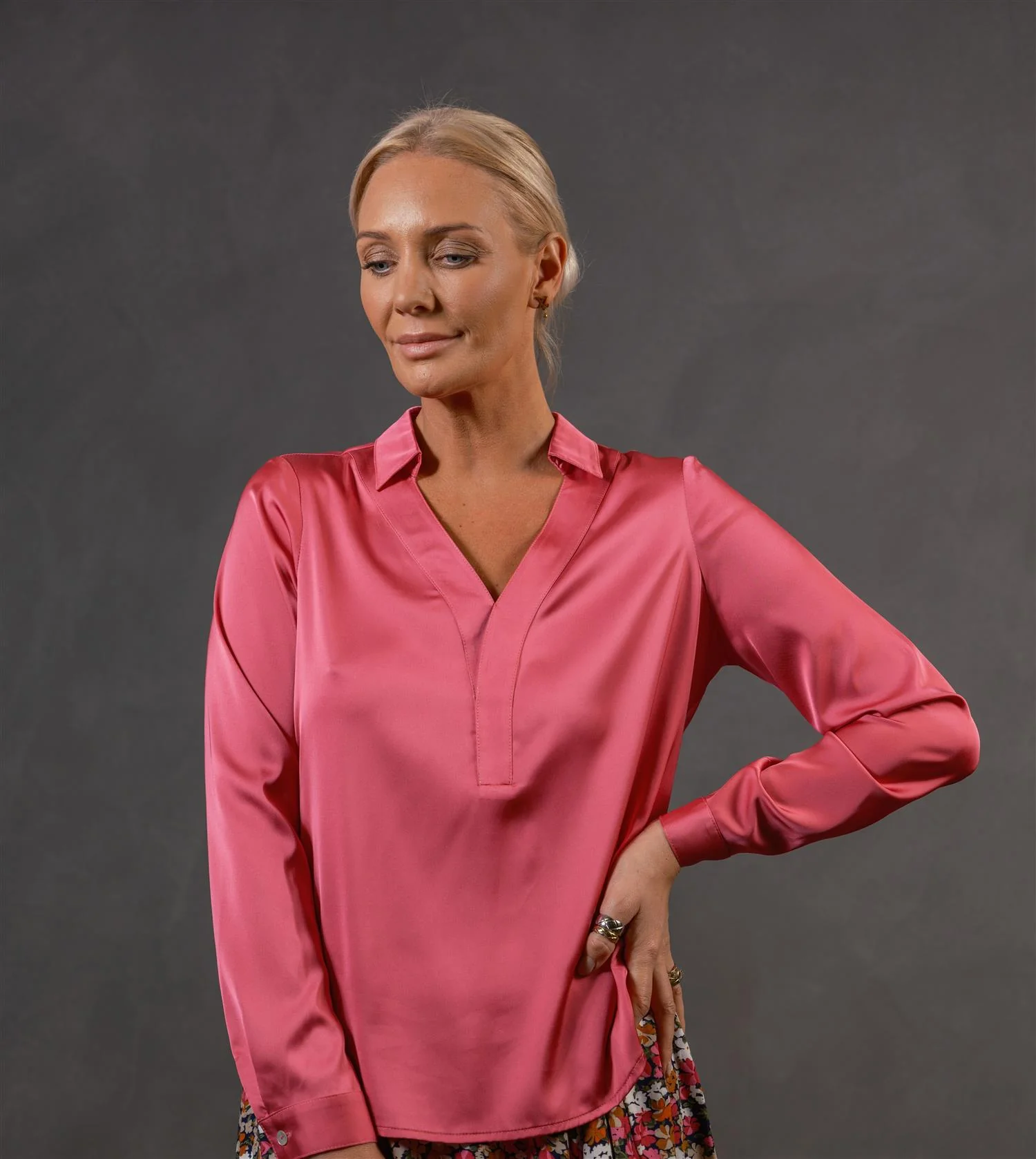 Pink Satin V-Neck Blouse 55-830 - Image 2