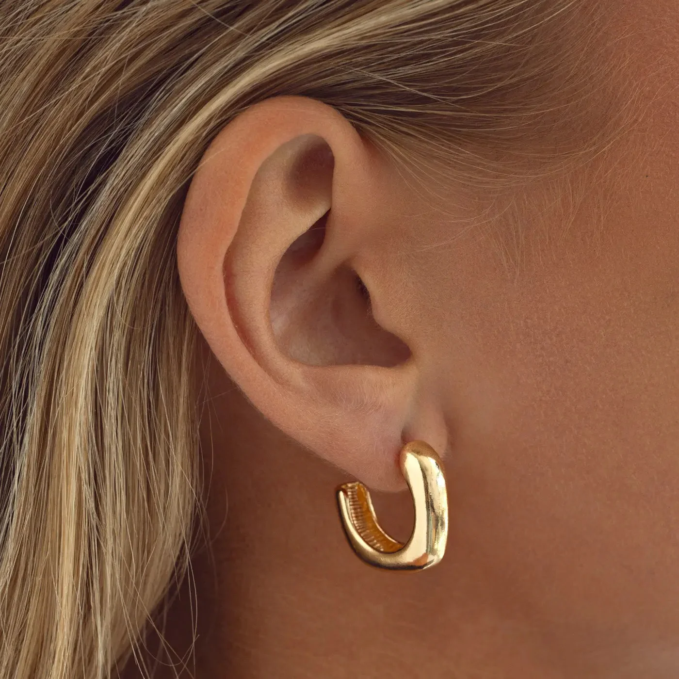 Ronja Basic Hoop Earrings - Image 2