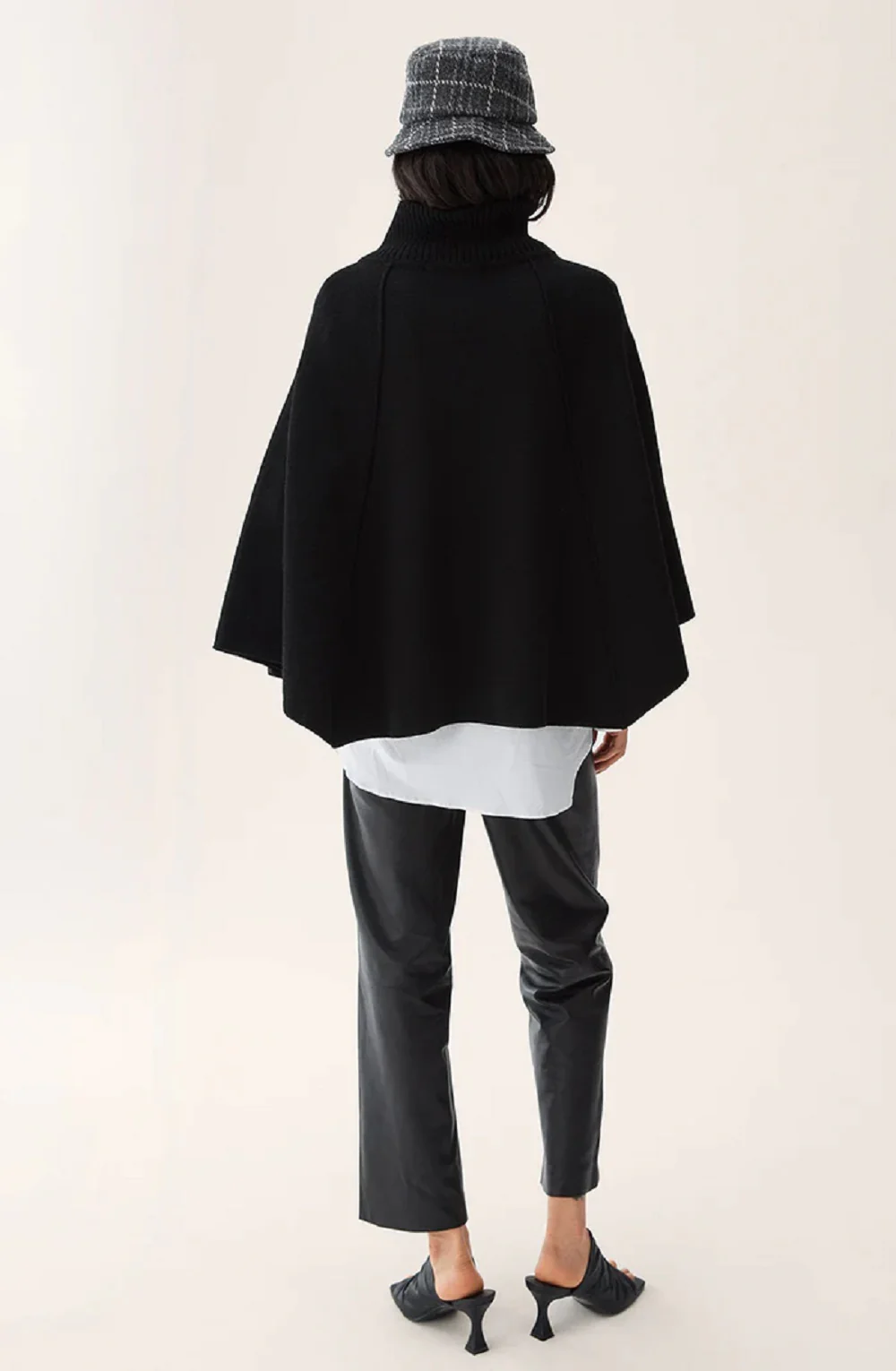 Sort Elsa cape - Image 4