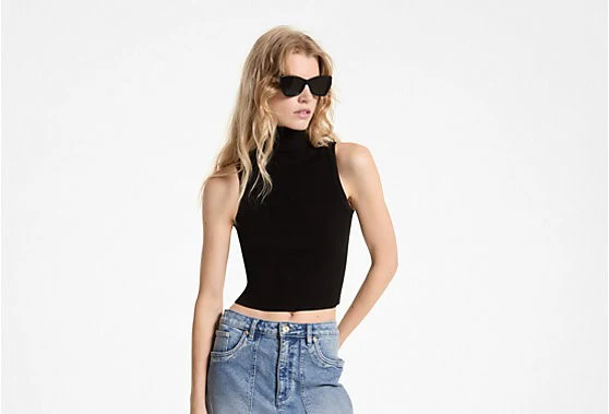 Sort turtleneck cropped top